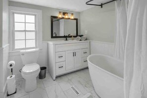 Hair dryer, towels - Your peaceful getaway near Cornell, Cayuga Lake, and Ithaca—central to everything, yet wonderfully relaxing. (Ulysses)