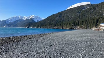 Una spiaggia nelle vicinanze