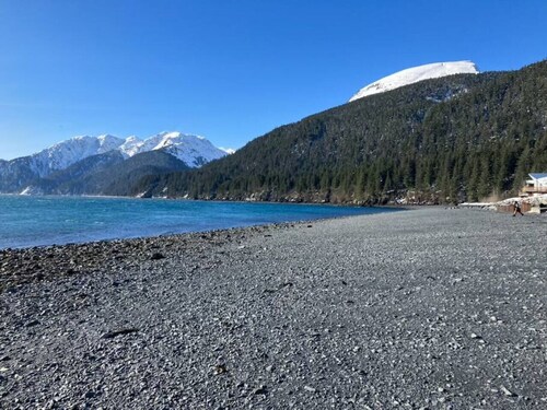 Point Place, Cozy Cabin a Short Walk from the Beach