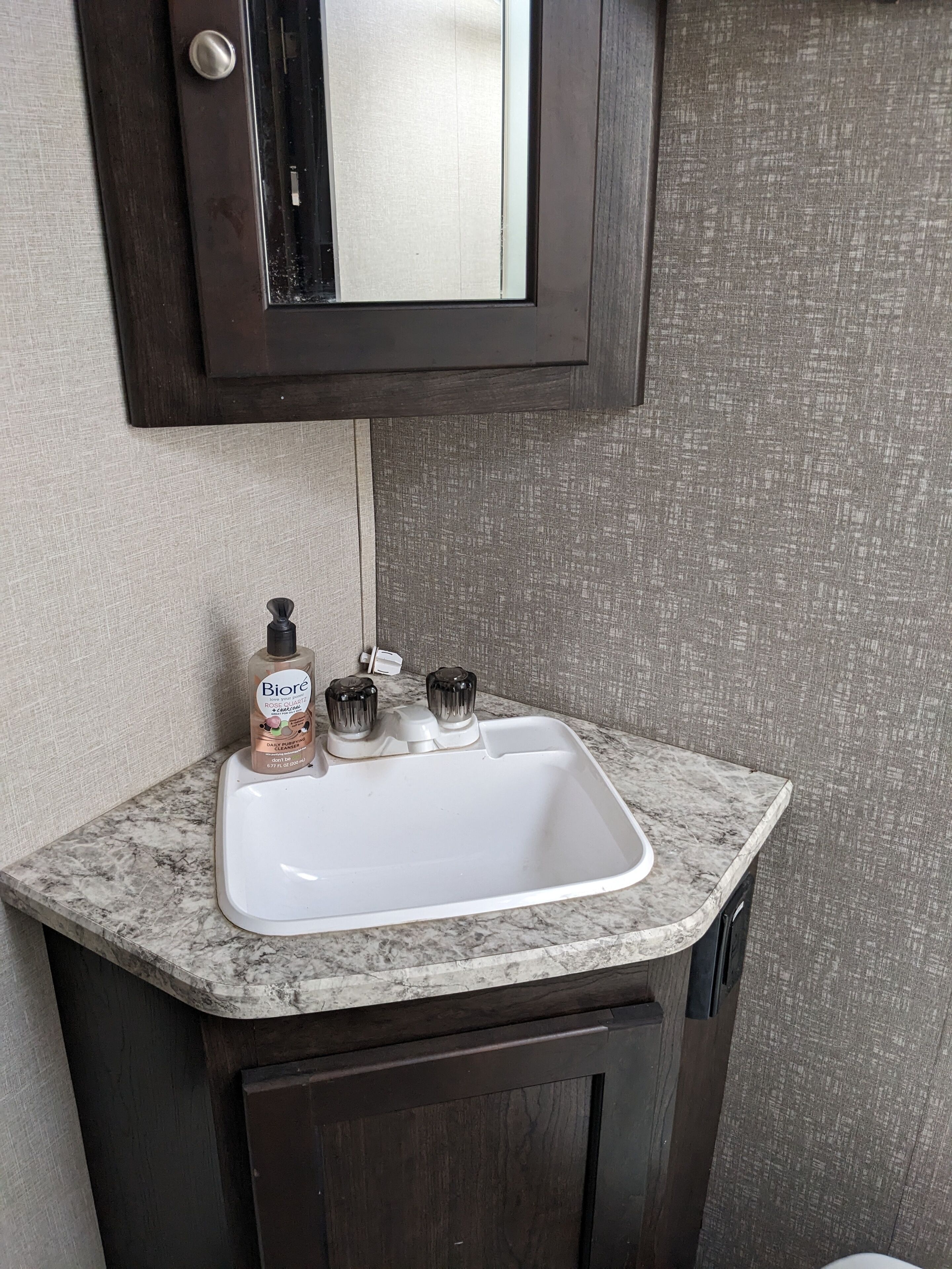 Sunny Florida Camper near springs, beach, quaint town and Disney