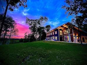 Exterior - Unique Lake Cabin- Hot Tub, 2 Saunas, Massage Chair, Ice Baths - SPA (NEW YORK MILLS)