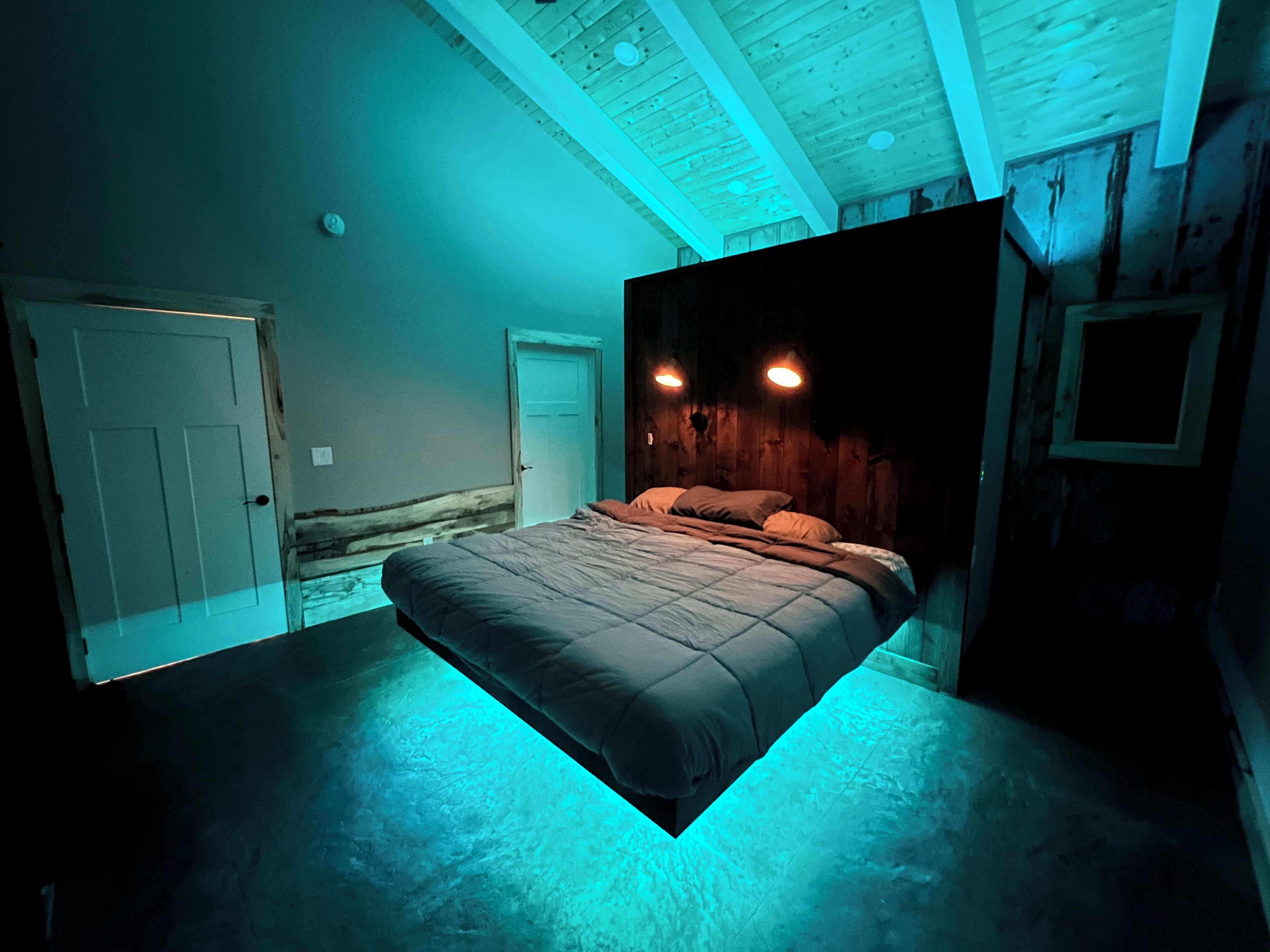 3 bedrooms, iron/ironing board, travel crib, free WiFi