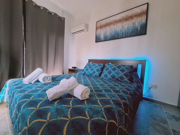 1 chambre, fer et planche à repasser, Wi-Fi gratuit, draps fournis