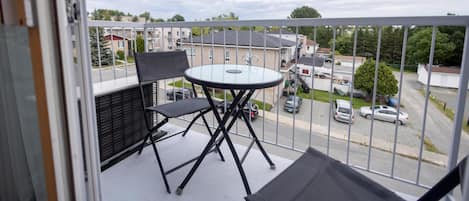 تناول الطعام بالخارج