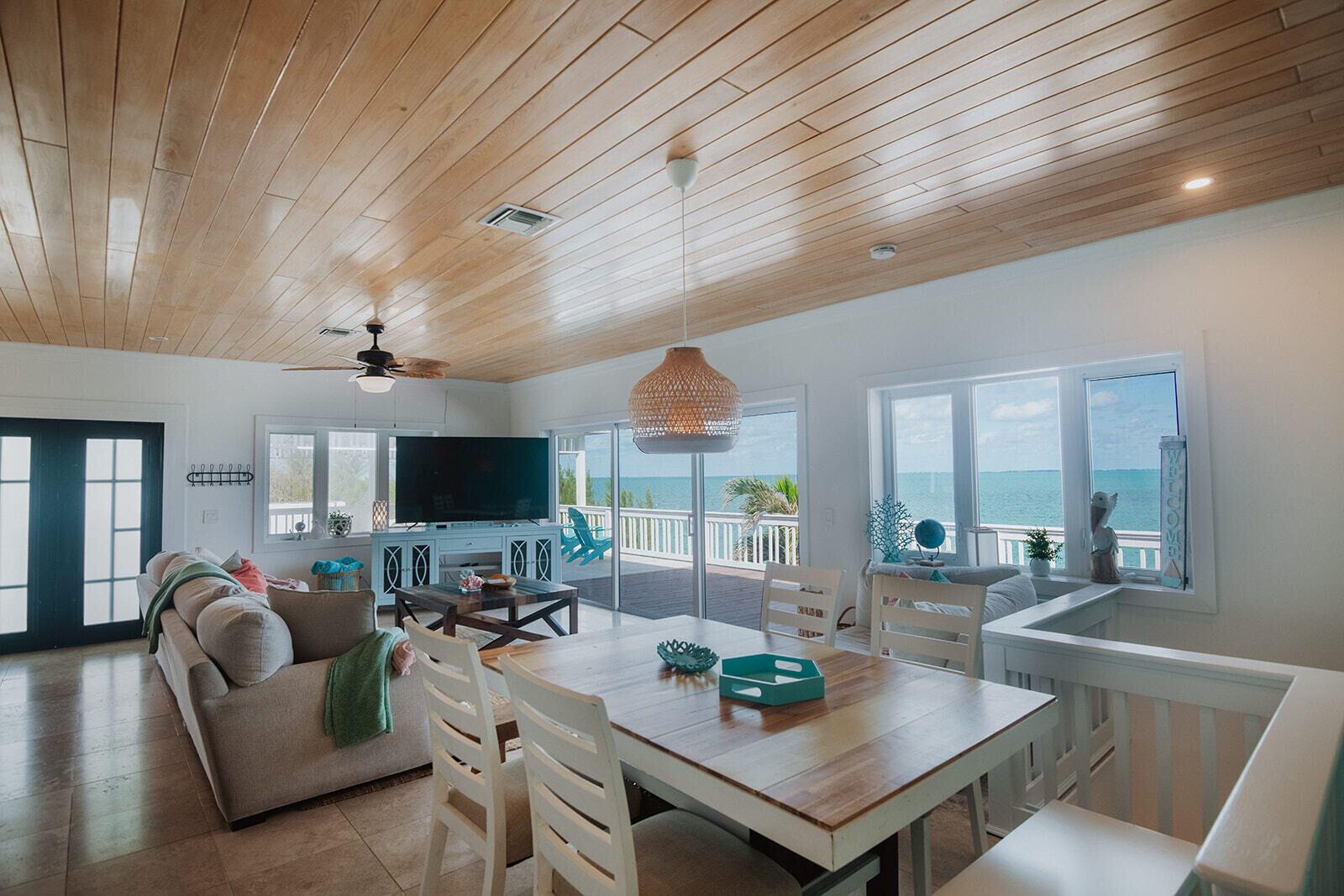 Smart TV, table tennis, stereo