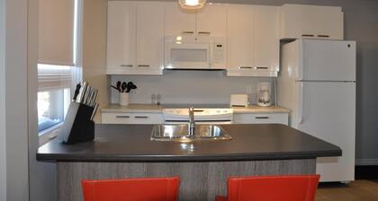 Suite with closed bedroom and sofa bed on the rue Principale (Le Chic-urbain)