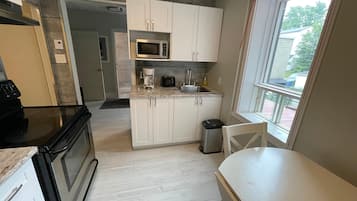 Fridge, microwave