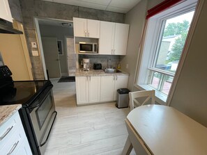 Fridge, microwave