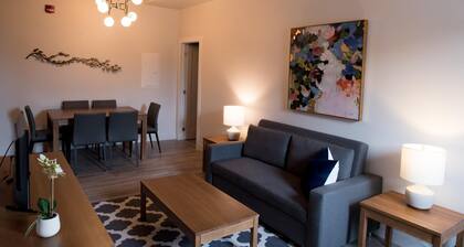 Two bedroom flat on rue Gamble Ouest (Le Central)