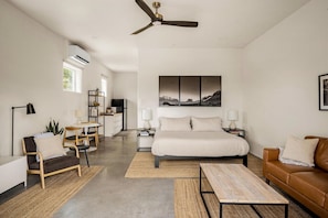 1 bedroom, desk, iron/ironing board, WiFi