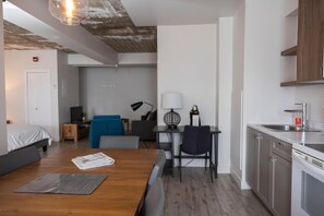Internet - Loft with two beds and a sofa bed on rue Gamble Ouest (Le Central) (Rouyn-Noranda)