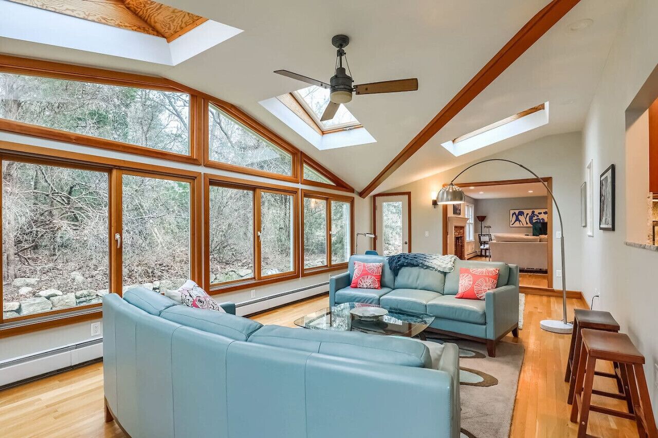 TV, fireplace, table tennis, stereo