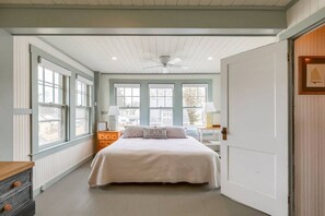 4 bedrooms, WiFi, bed sheets