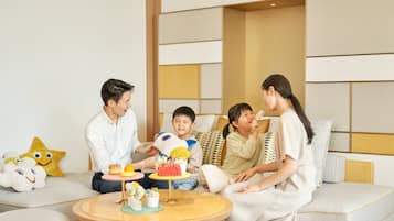 Familien-Suite, 2 Schlafzimmer, Balkon (Oceanfront) | Hochwertige Bettwaren, Pillowtop-Betten, Minibar, schallisolierte Zimmer