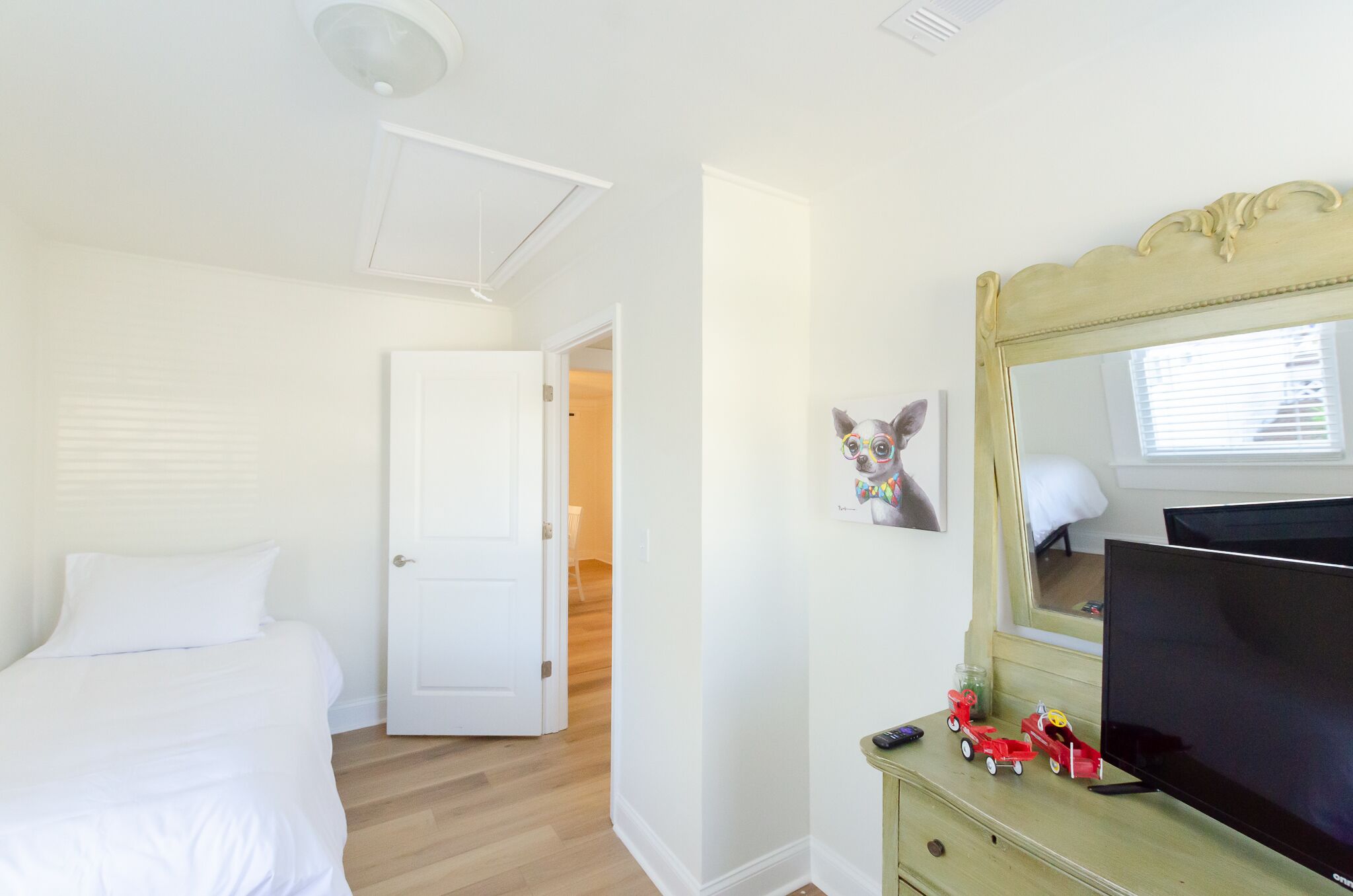 Sweet Tea Cottage.  11 miles to Helen and 2 Miles to Downtown Clarkesville.