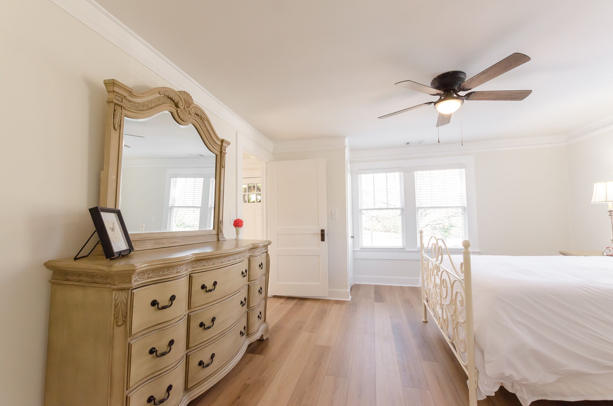 Sweet Tea Cottage.  11 miles to Helen and 2 Miles to Downtown Clarkesville.