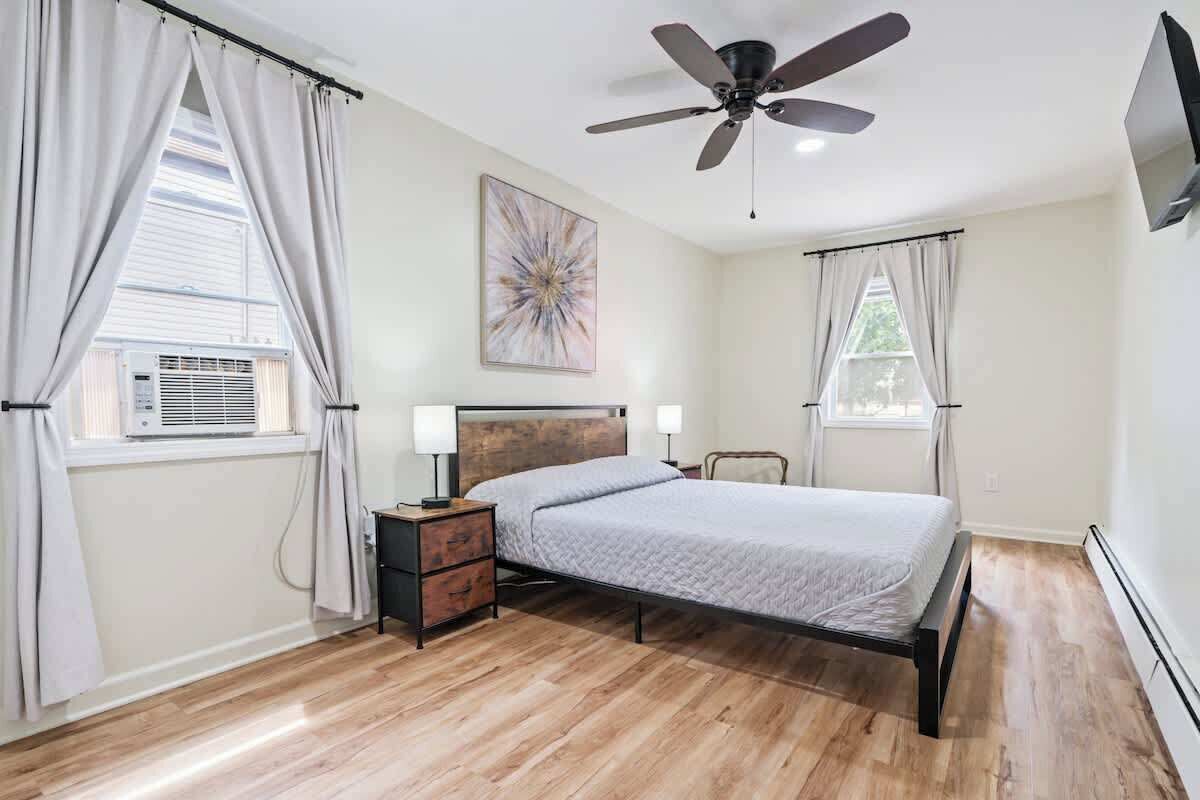 4 slaapkamers, een strijkplank/strijkijzer, wifi, beddengoed