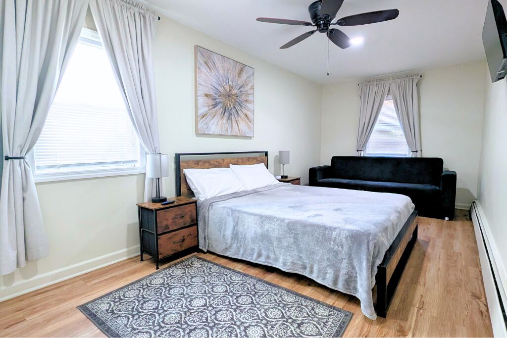 4 habitaciones, escritorio, tabla de planchar con plancha y wifi gratis 
