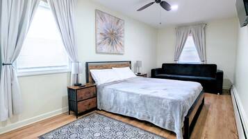 4 habitaciones, escritorio, tabla de planchar con plancha y wifi gratis