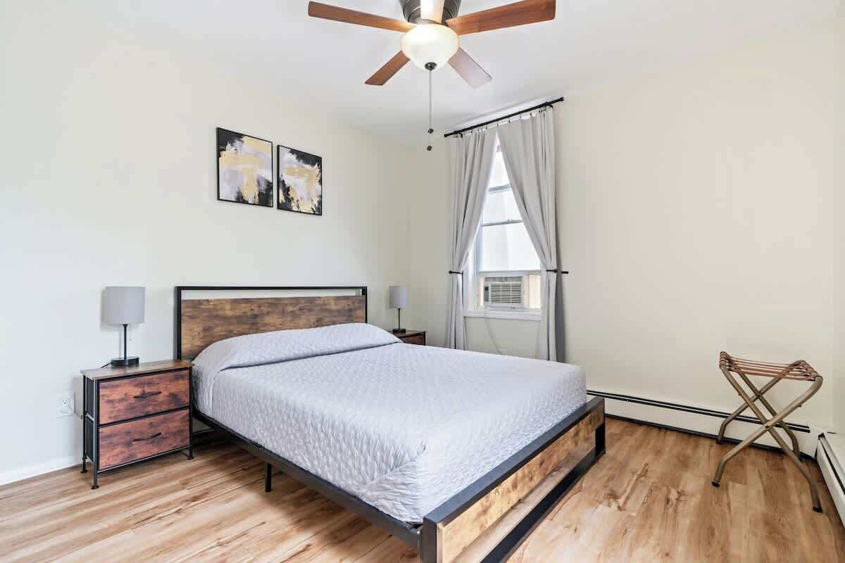 4 slaapkamers, een strijkplank/strijkijzer, wifi, beddengoed