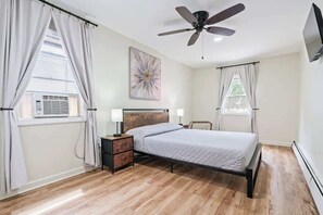 4 habitaciones, tabla de planchar con plancha, wifi y ropa de cama