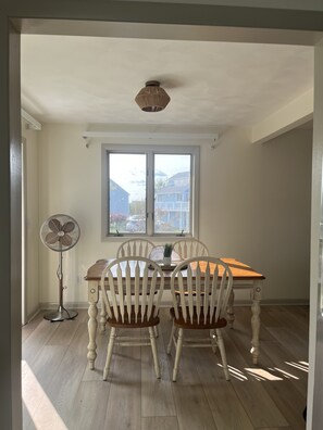 Dining - Ocean State Escape - Walk to beach! (Narragansett)