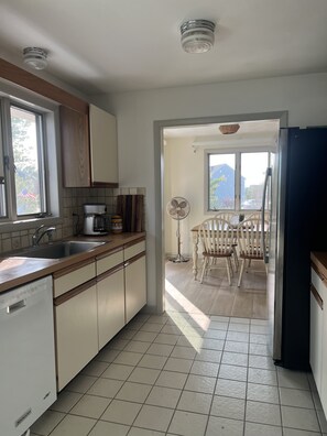 Fridge, microwave, oven, stovetop - Ocean State Escape - Walk to beach! (Narragansett)