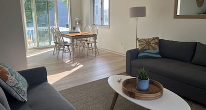 Ocean State Escape - Walk to beach!