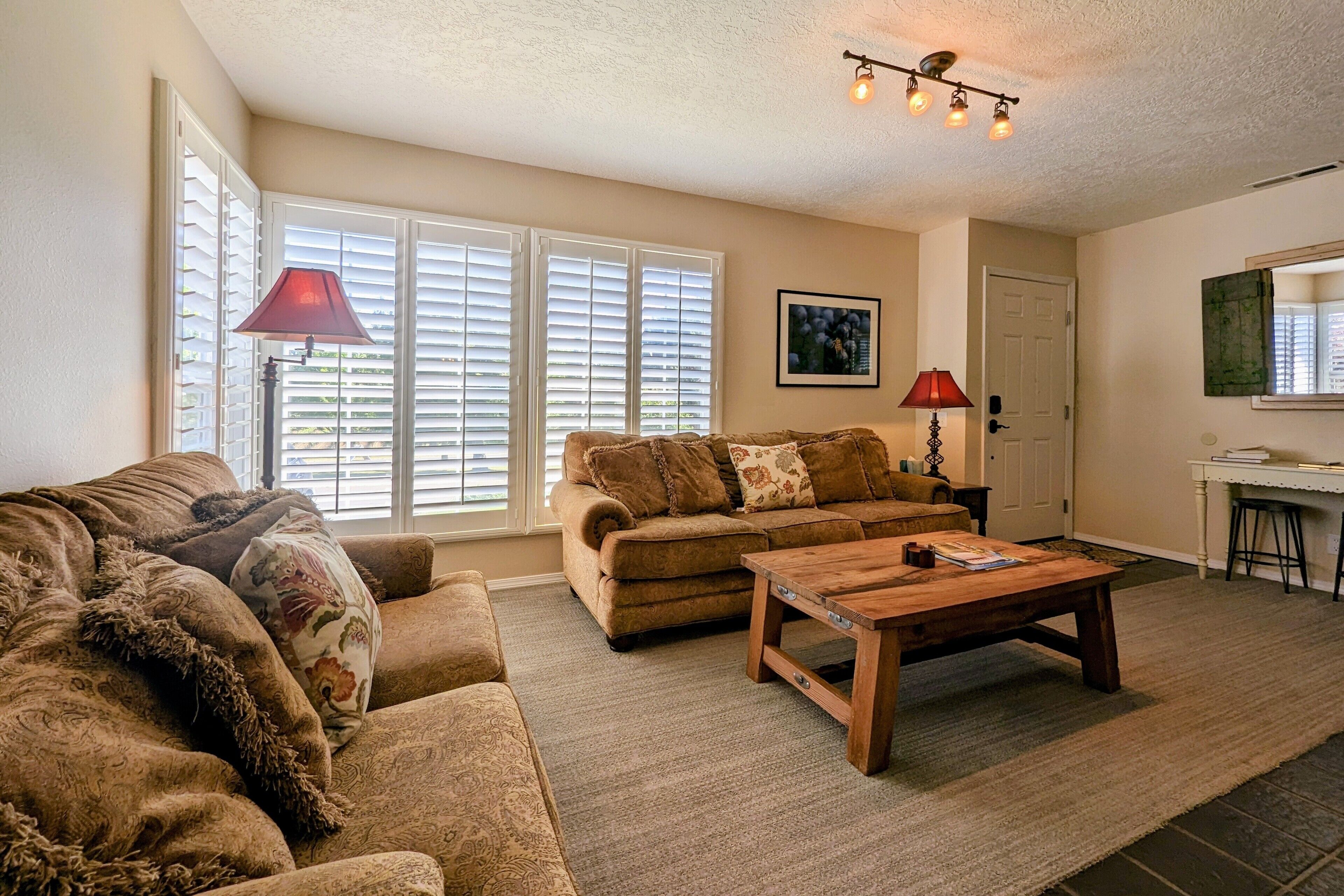 A Classic Retreat Among the Vines