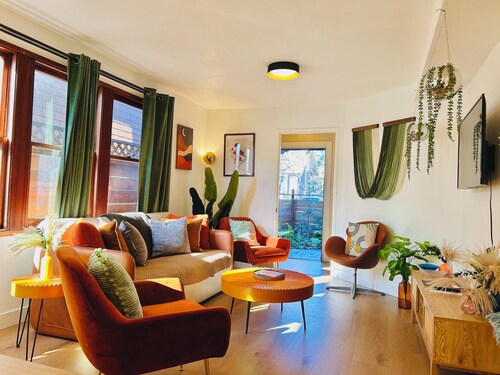 Charming Temescal Retreat near UC-Berkeley