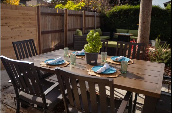 Outdoor dining