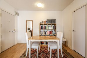 Interior - apartamento en plaza de ventas de alquiler temporal (Madrid)