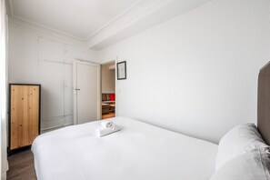 2 chambres, fer et planche Ă repasser, Wi-Fi gratuit, draps fournis