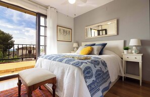 3 chambres, fer et planche à repasser, Wi-Fi gratuit, draps fournis