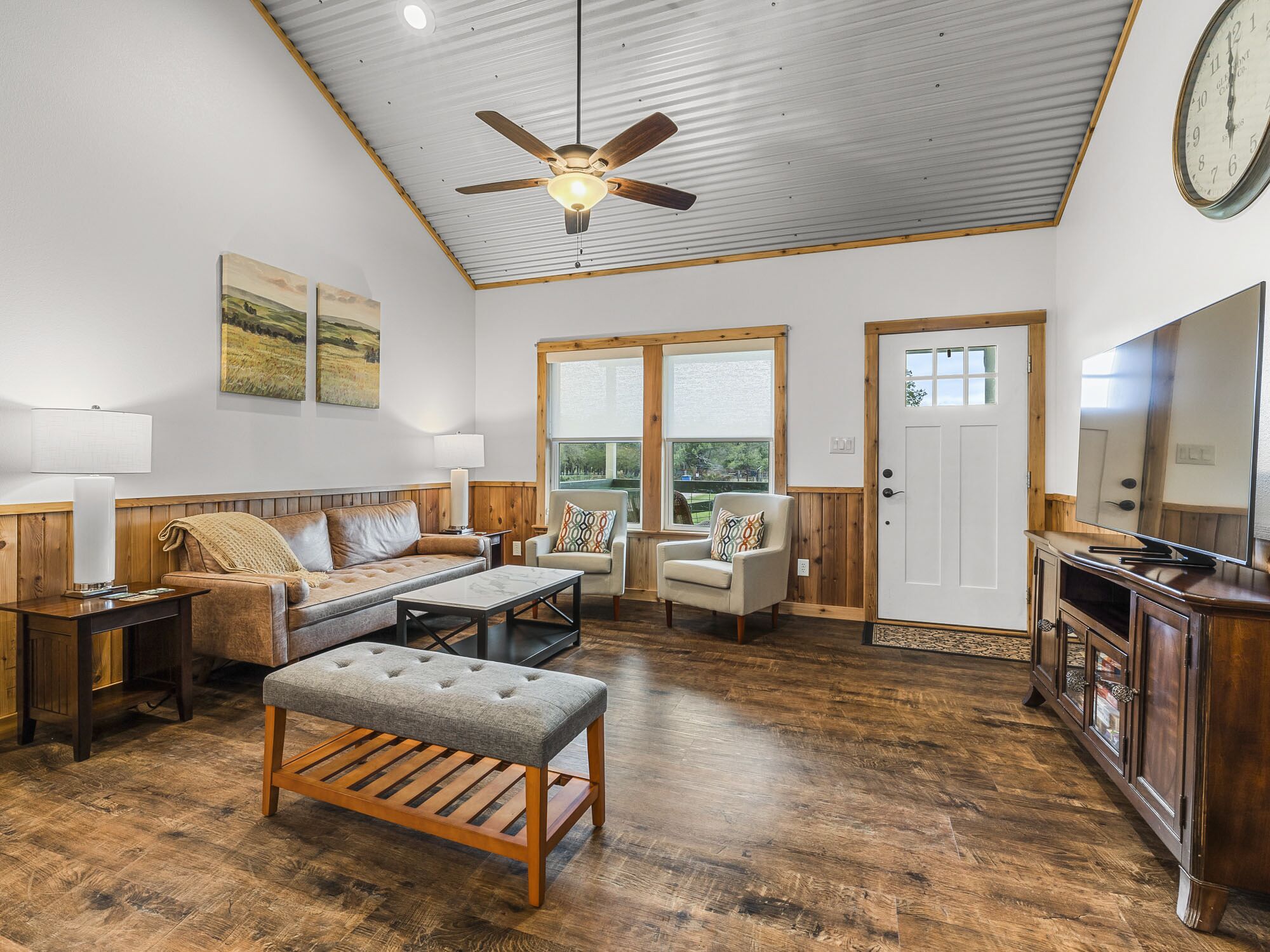 Yellow House - Cozy Cabin 5 miles from Town - Pet Friendly !