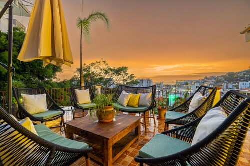 Beautiful private villa with pool, roof terrace