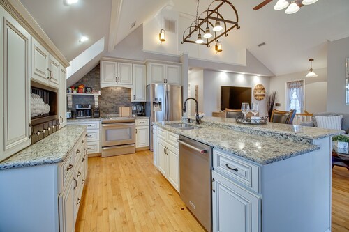 Cozy Virginia Vacation Rental w/ Seasonal Pool!