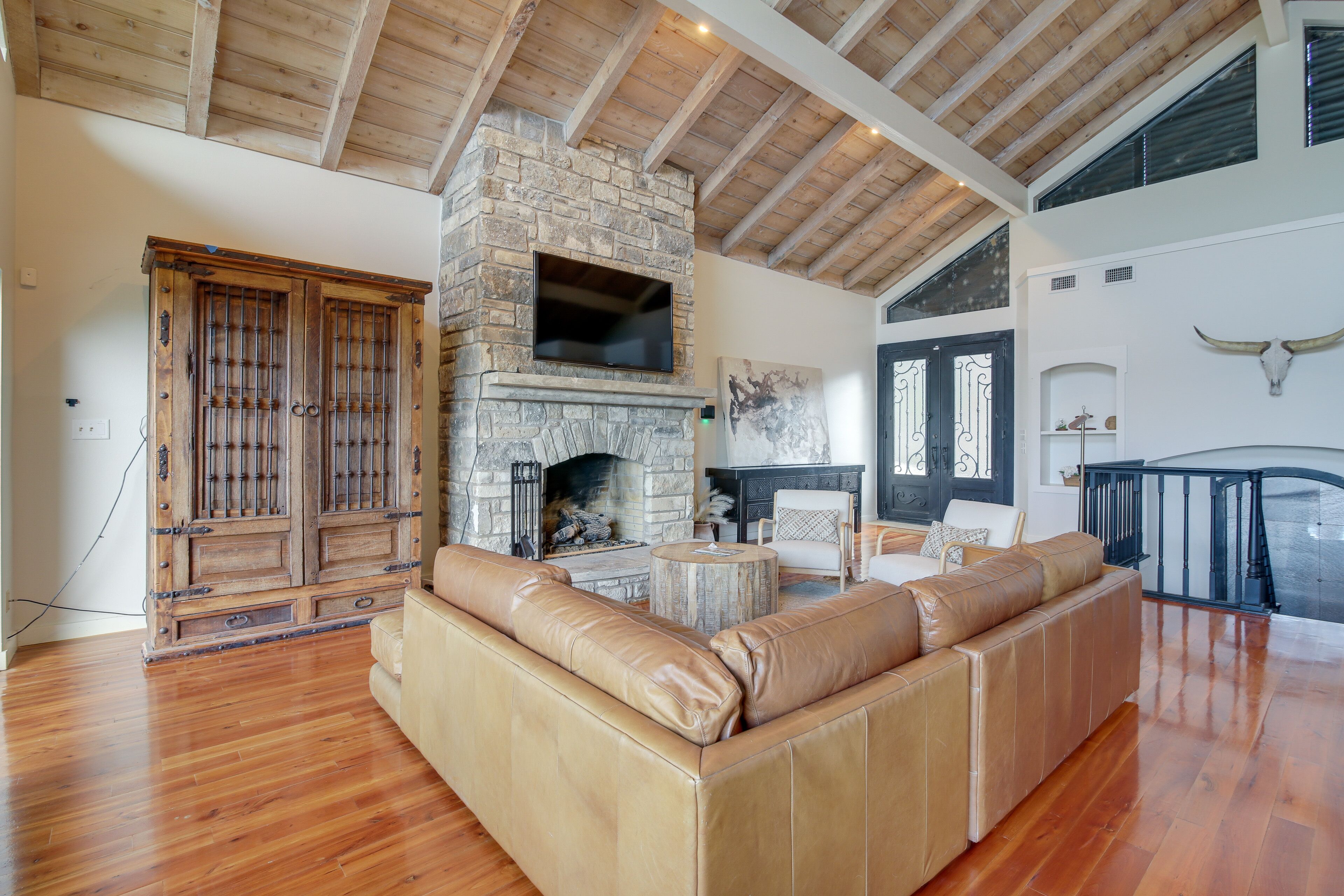 Expansive Lake Travis Vacation Rental with 3 Decks