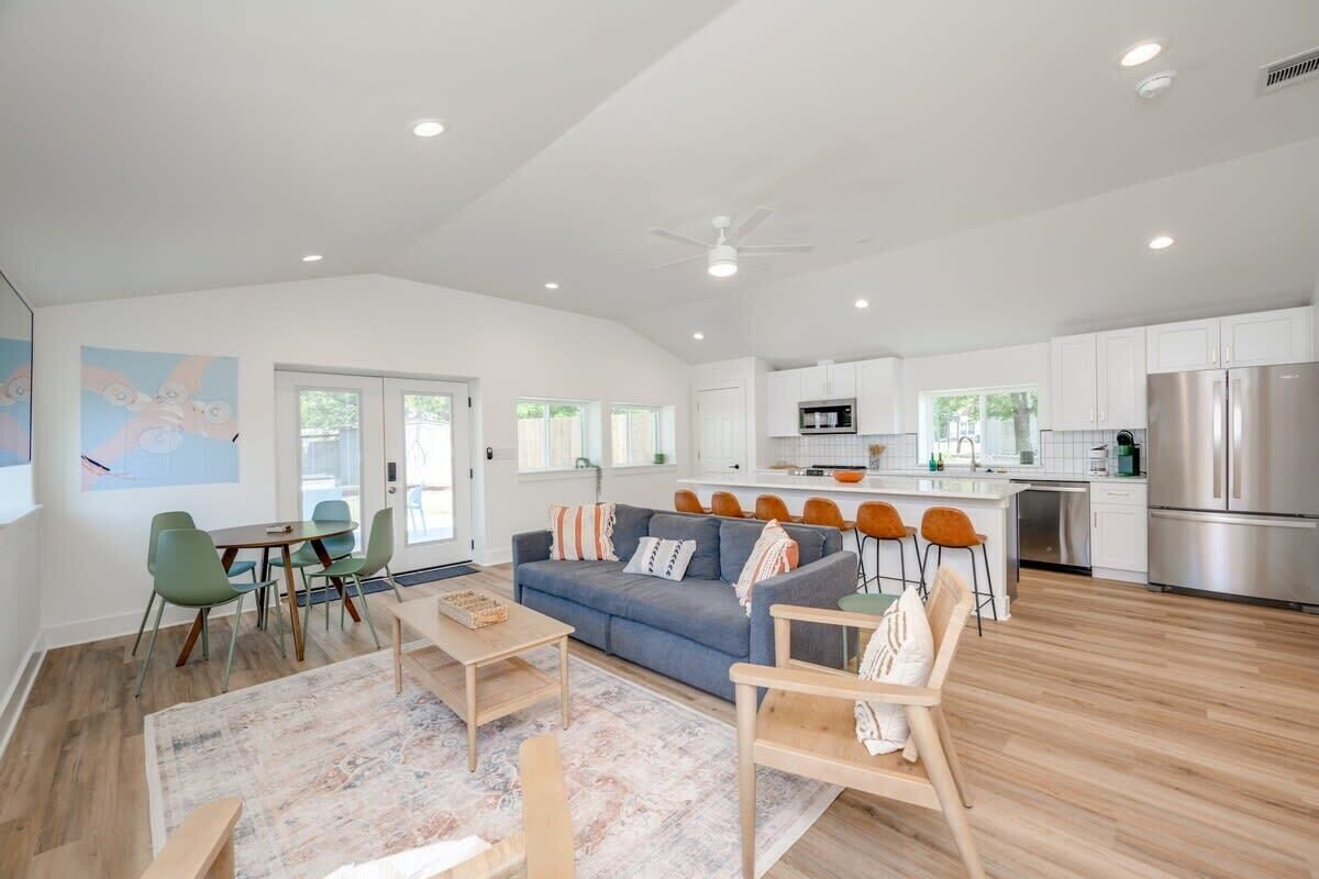 TV, lareira, escritórios