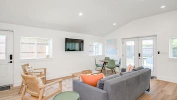 TV, fireplace, offices