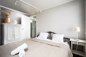 3 間睡房、高級寢具、書桌、熨斗/熨衫板