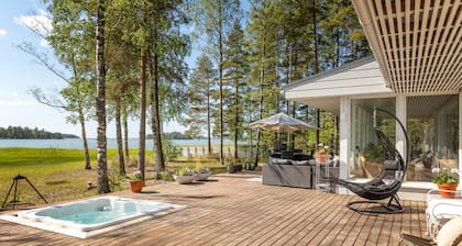 Villa Dynni · Villa Dynni - South Facing - Seafront - Jacuzzi