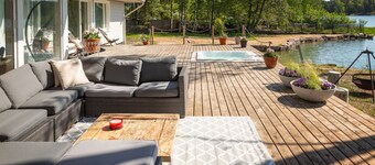 Villa Dynni · Villa Dynni - South Facing - Seafront - Jacuzzi