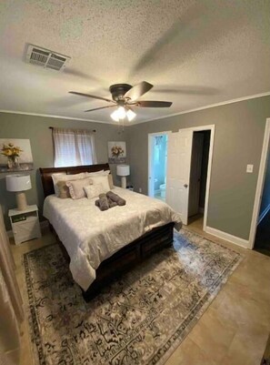 3 bedrooms, WiFi, bed sheets