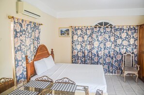 Comfort Apartment | 1 bedroom, iron/ironing board, free WiFi - Urban Apartments  (Runaway Bay)