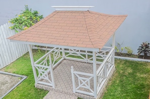 Gazebo - Urban Apartments (Runaway Bay)