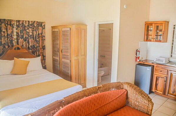 Comfort Apartment | 1 bedroom, iron/ironing board, free WiFi - Urban Apartments (Runaway Bay)