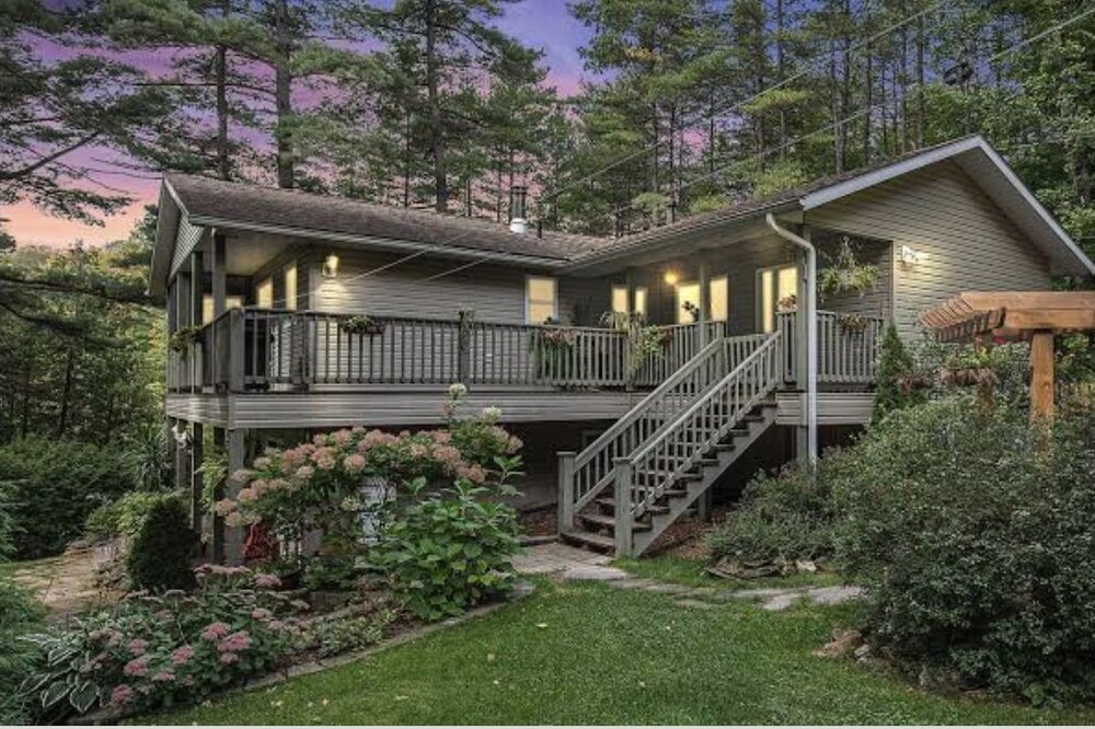 Lake Cottage/North Frontenac/All Season Getaway!