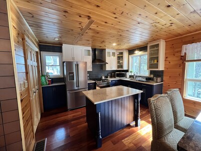 Lake Cottage/North Frontenac/All Season Getaway!