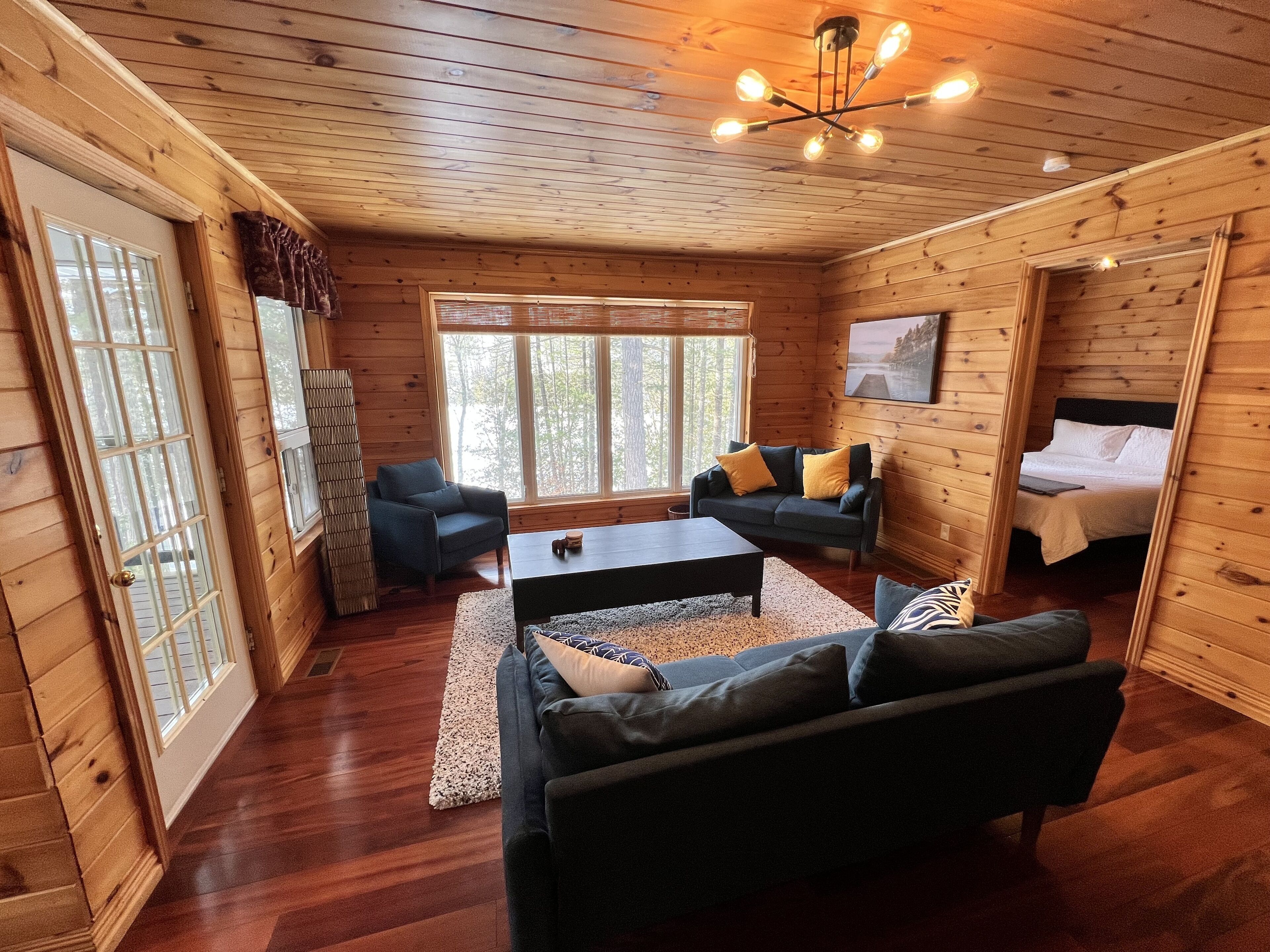 Lake Cottage/North Frontenac/All Season Getaway!